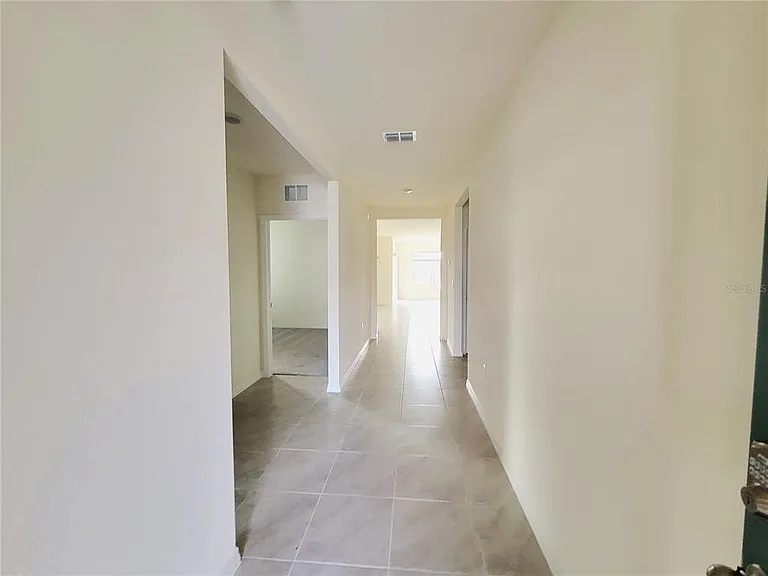 420 Noble Ave — Photo 5