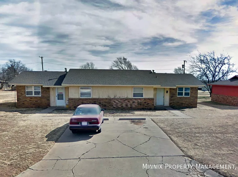 629 S Crosby St — Photo 2