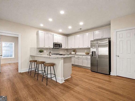 3rd image of 2029 Fletcher Dr
