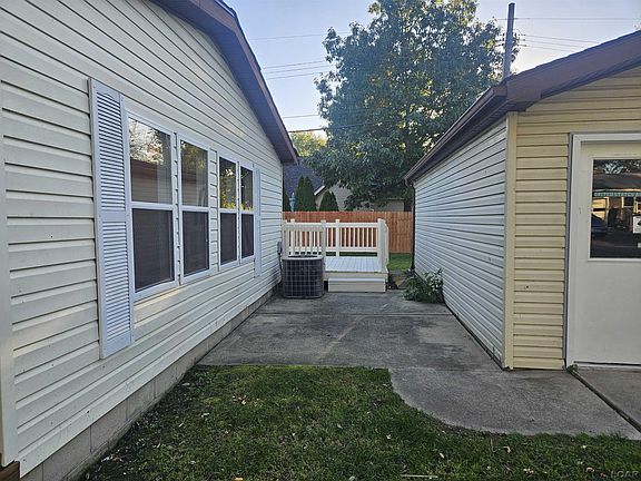 4th image of 3562 Meadowcrest Dr