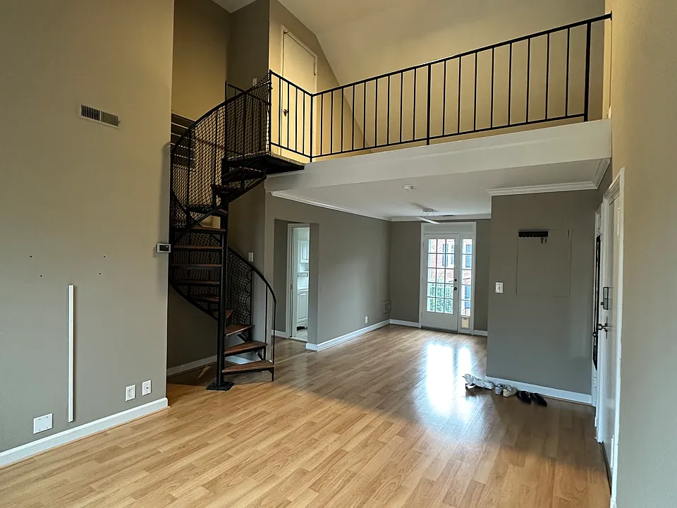 2920 S Buchanan St #C1