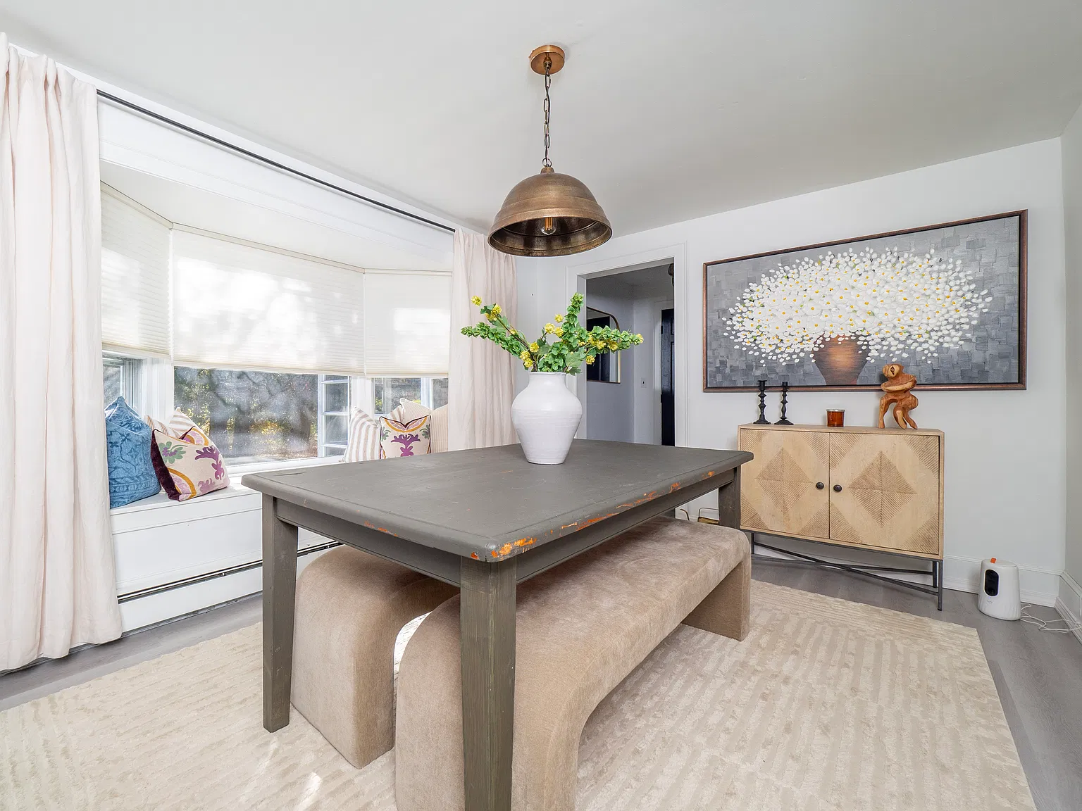 2 bed, 1.5 bath, 1201 sqft, $3,900 — Photo 3