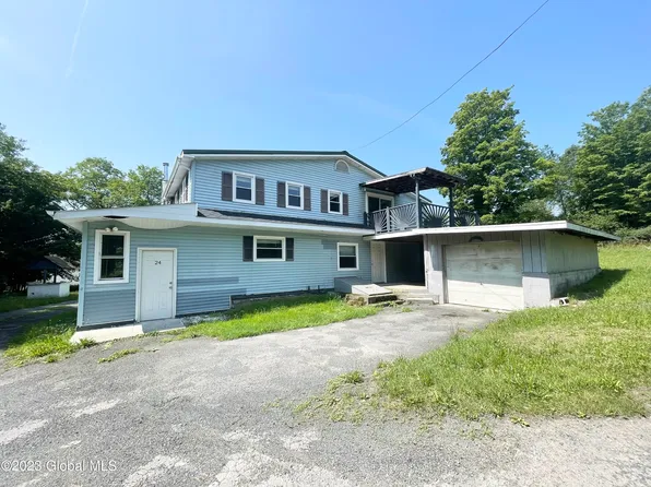 24 Lindeman Way, Poestenkill, NY 12140