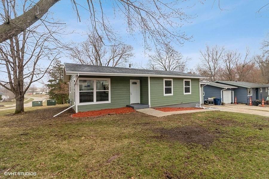 1120 Hazel St Pella Ia 50219 Mls 624504 Zillow
