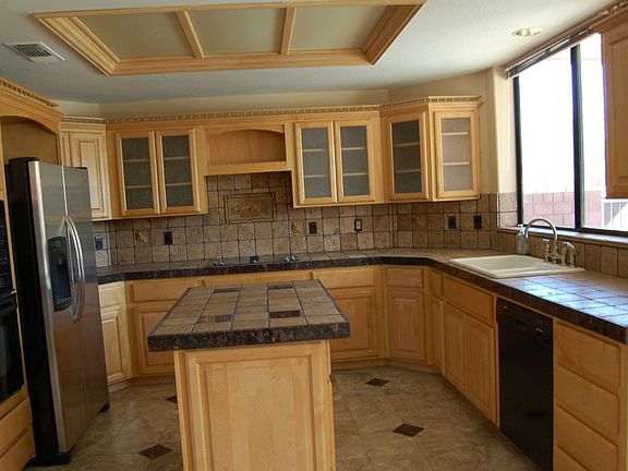Center island and lots of cabinets