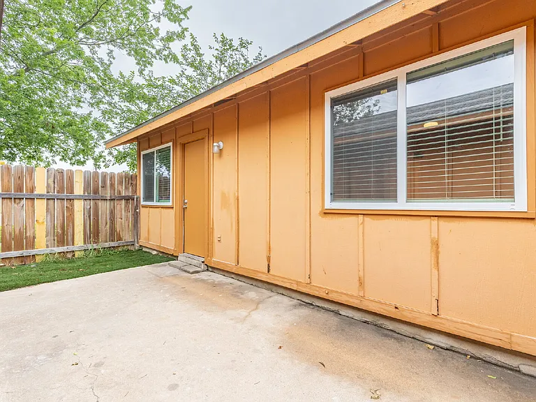 323 W William Cannon Dr #B — Photo 25