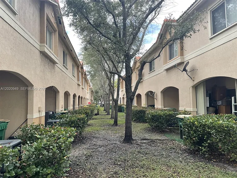 8835 S Isles Cir — Photo 14