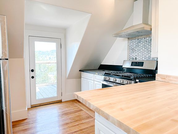 5th image of 1047 Bella Vista Ave APT 7