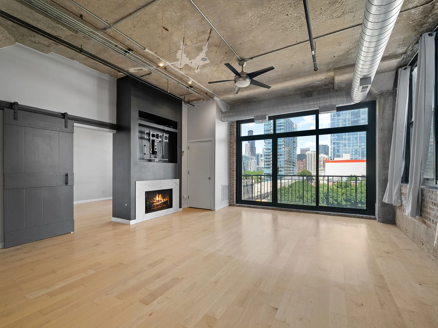 2 bed, 1180 sqft, $3,100 — Photo 2