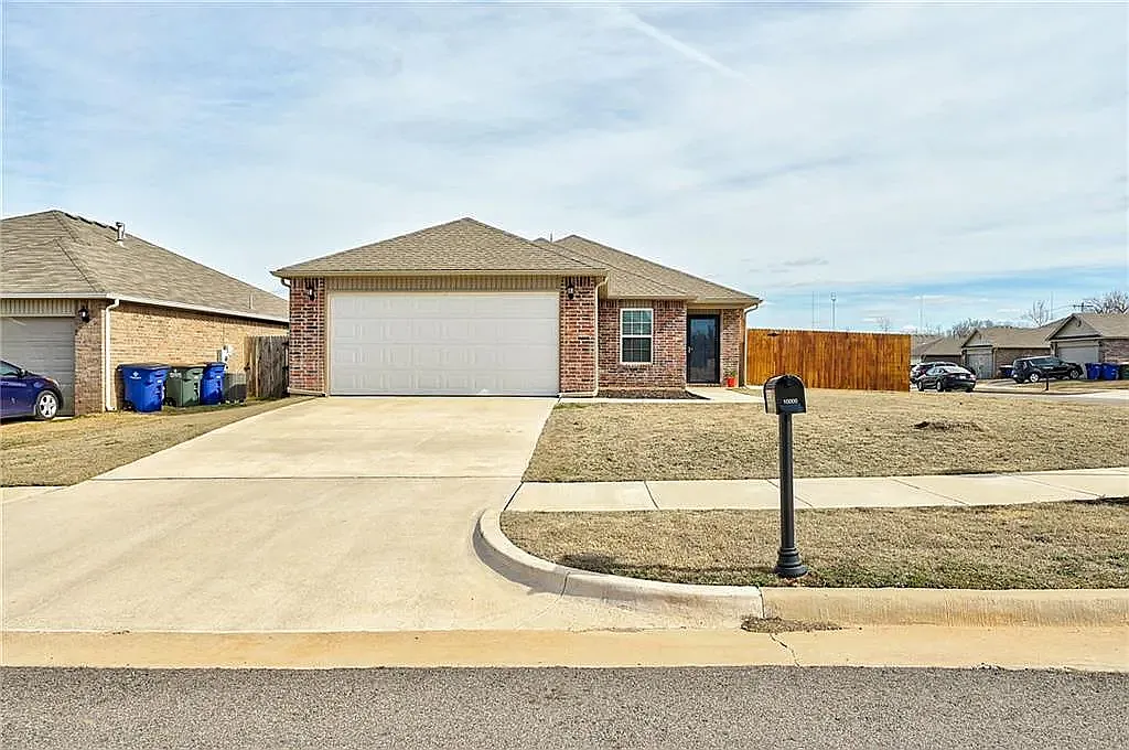 3 bed, 1328 sqft, $1,400 — Photo 1