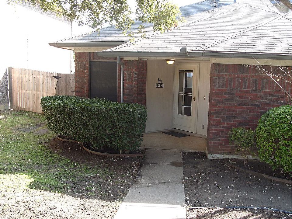 1st image of 1412 Golden Gate Dr