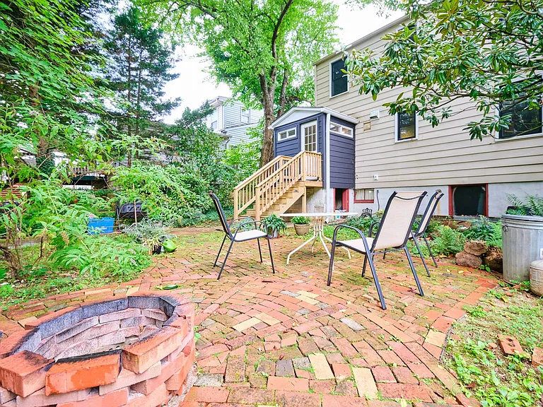 119 Washington Grove Ln — Photo 24