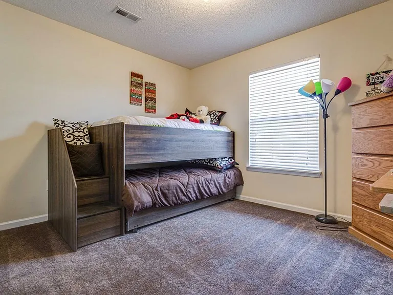 Britt Lake Apartments — Photo 29