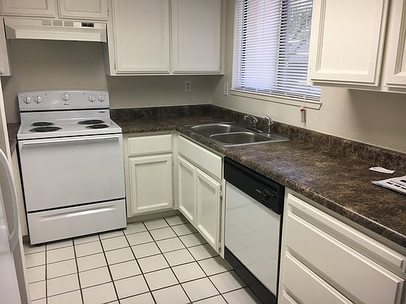 2nd image of 720 Sunrise Ave APT 8