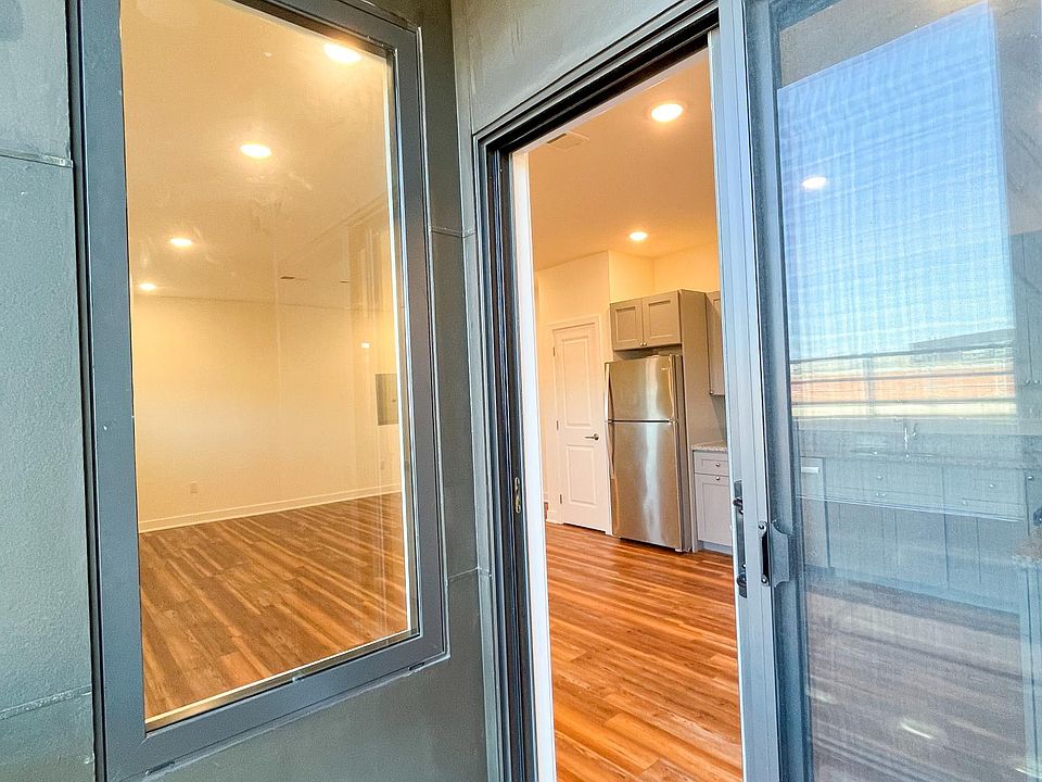 1st image of 2411 Kensington Ave APT 204