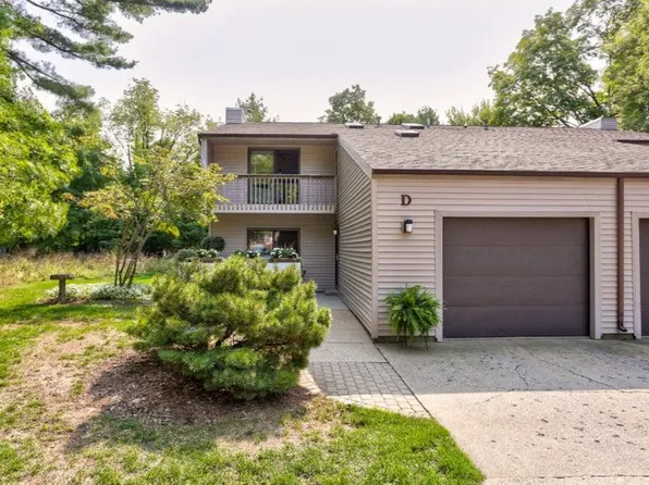 17424 Parkwood Unit D, Spring Lake, MI 49456