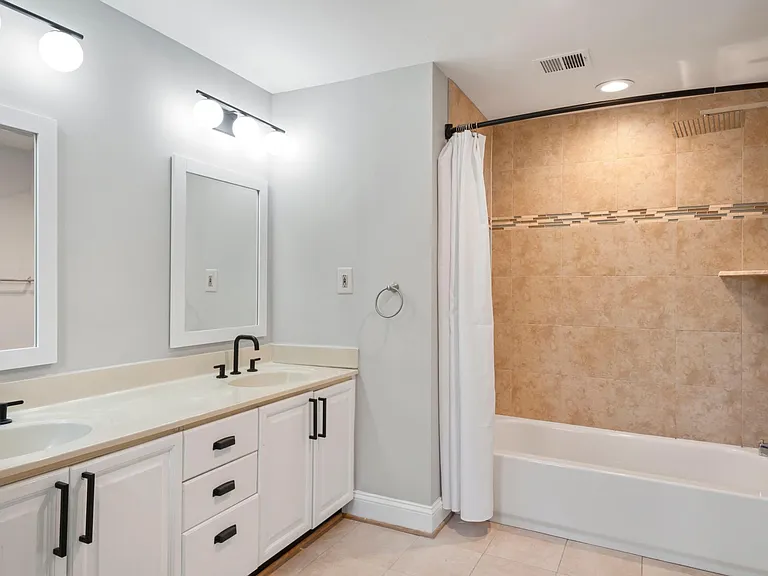 689 W Glebe Rd — Photo 16