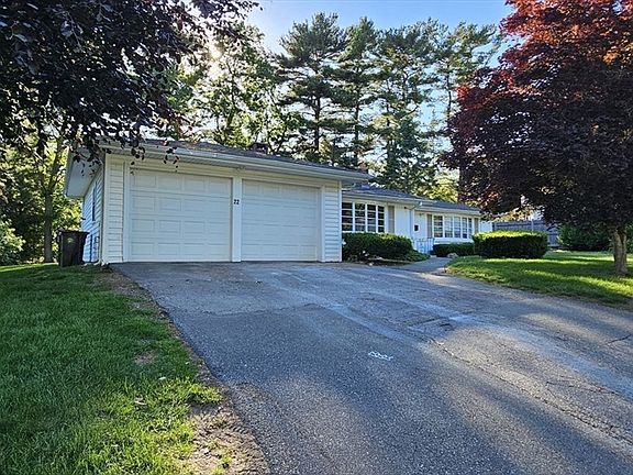 2nd image of 22 Pondview Cir