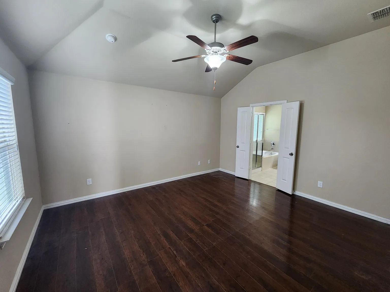 3 bed, 1592 sqft, $1,950 — Photo 4