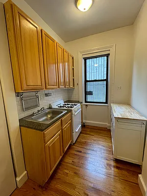 Rented by Metropolitan Realty | media 13