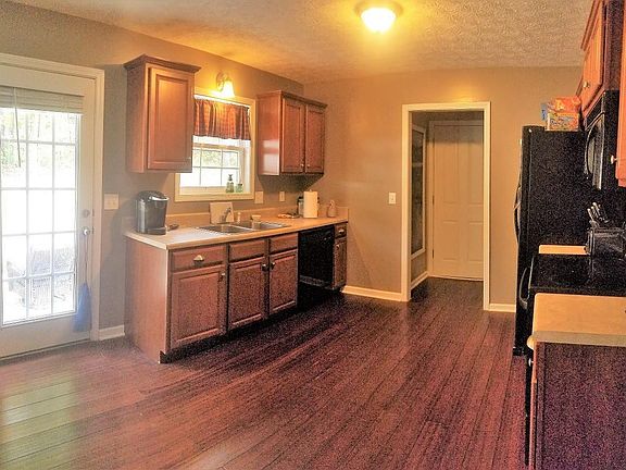 3rd image of 2708 Cider Dr