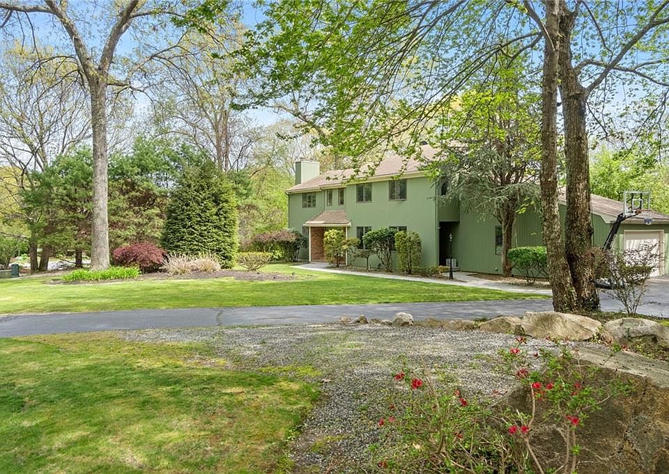 30 Cavalier Dr, East Greenwich, RI 02818 Zillow