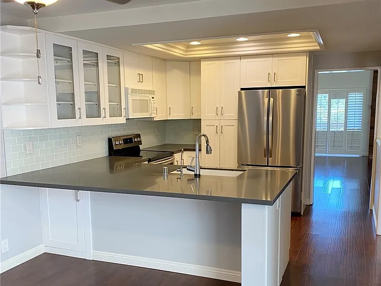 21 Seaview Dr S — Photo 2