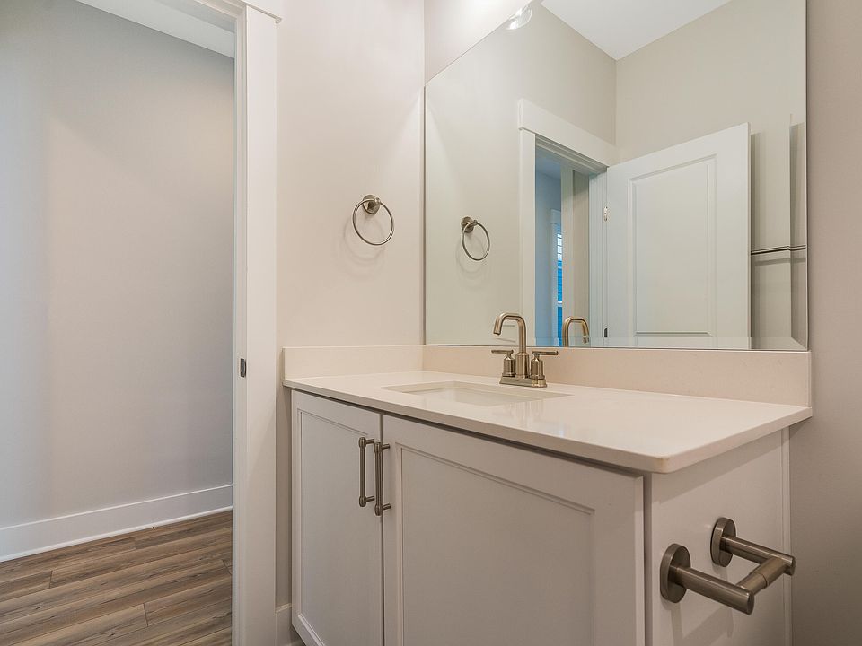1st image of 413 S Tunstall Ave