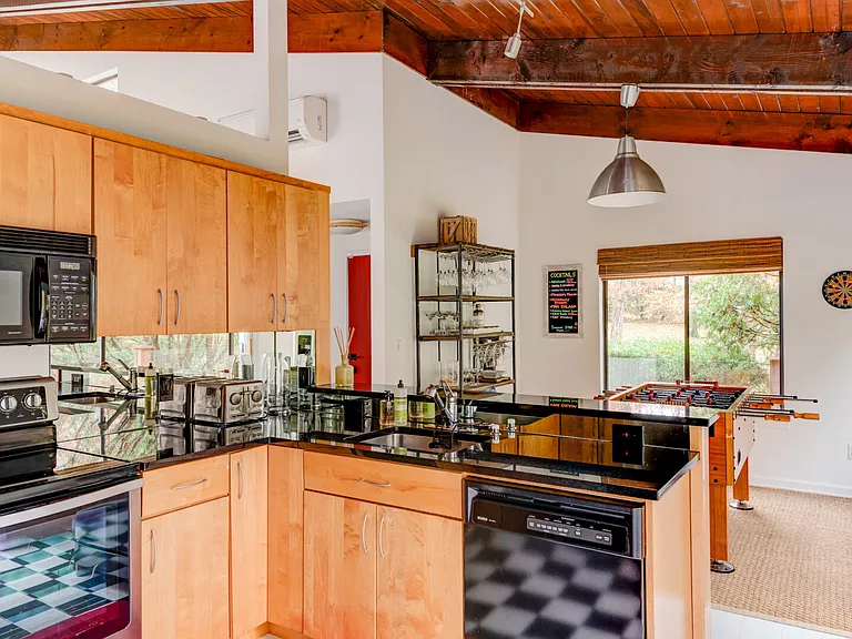 106 Peconic Hills Dr — Photo 11