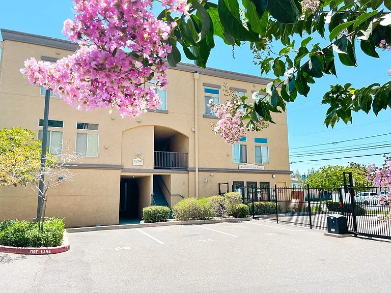 Sierra Lofts — Photo 10