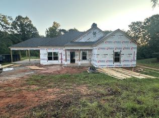 174 Mountain View Rd, Hamilton, GA 31811