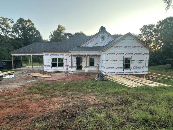 174 Mountain View Rd, Hamilton, GA 31811