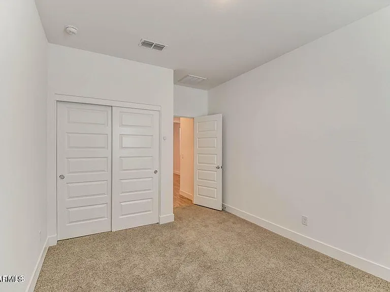 5112 S 117th Ave — Photo 12