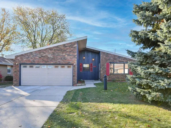 1777 Tamarack STREET, South Milwaukee, WI 53172