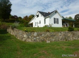 689 Cutshall Town Rd, Marshall, NC 28753