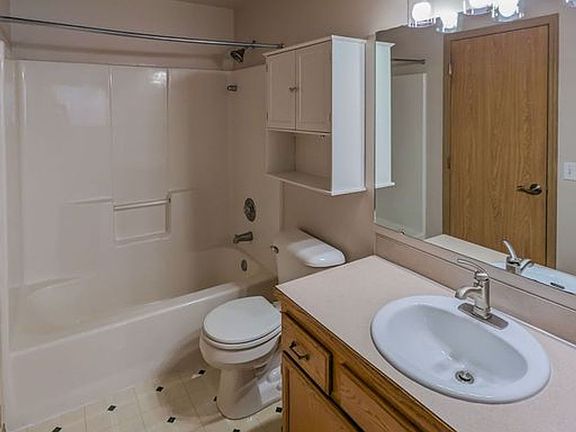 5th image of 7794 262nd Pl NW