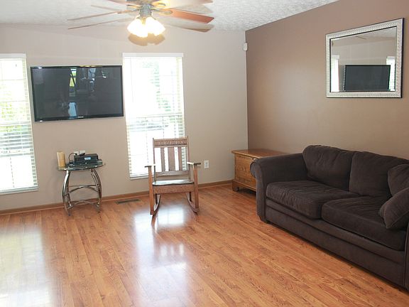 3rd image of 5806 Sharets Dr