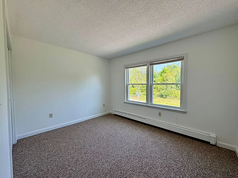 325 Austin Street — Photo 7