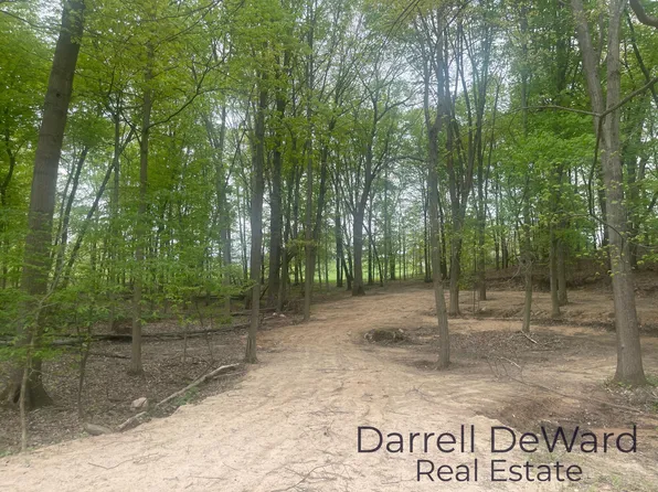 8220 Cannonsburg Rd NE, Rockford, MI 49341