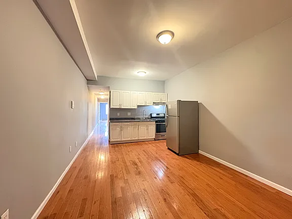 113 Ocean Ave #4 — photo 2 of 6