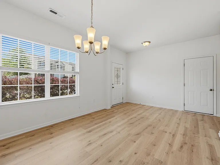 107 Zulabelle Ct — Photo 6