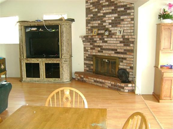 3rd image of 2836 E Orangeburg Ave