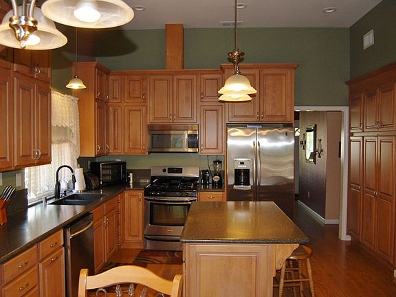 3rd image of 1055 Haman Way