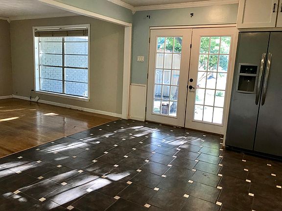 3rd image of 408 Dublin Dr