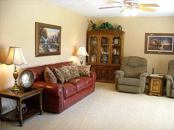3rd image of 6520 Campbell Dr