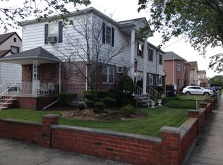 15750 84th St, Howard Beach, NY 11414