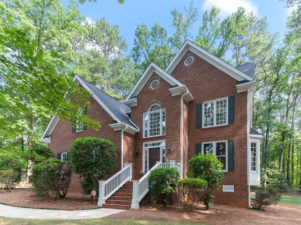 909 Oak Creek Rd, Raleigh, NC 27615