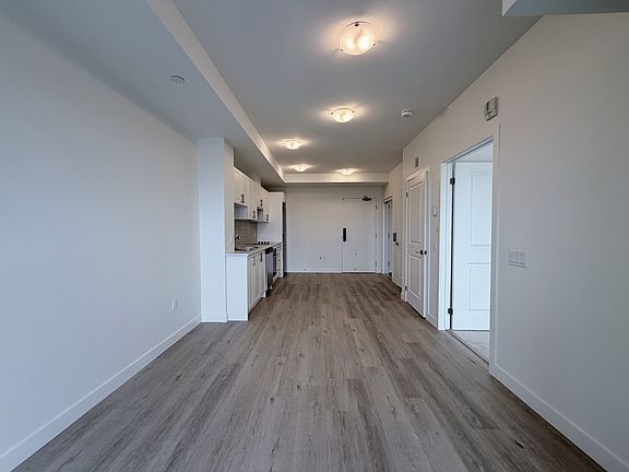 3rd image of 461 Green Rd