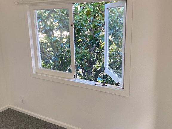 3rd image of 903 Ashbury St #U5