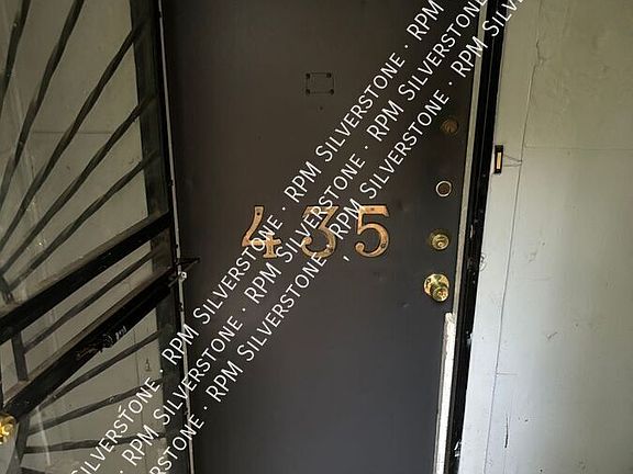 3rd image of 435 University Dr Unit 1